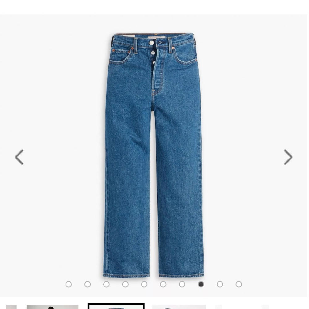 SOLD - Levi’s Ribcage Ankle Straight